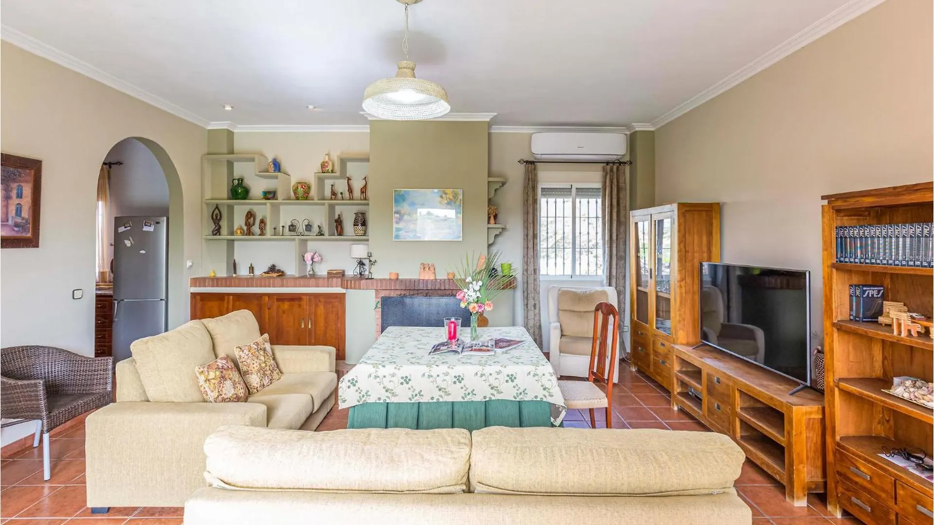 Gorgeous Home In Arahal With Kitchen El Arahal Holiday home