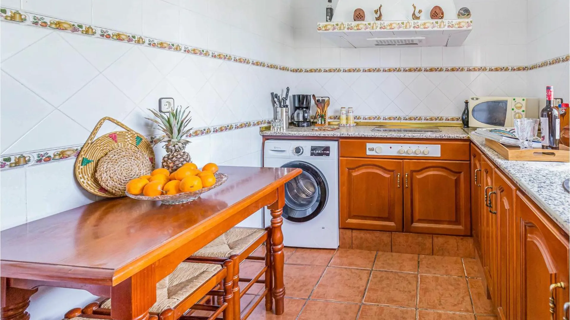 Gorgeous Home In Arahal With Kitchen El Arahal