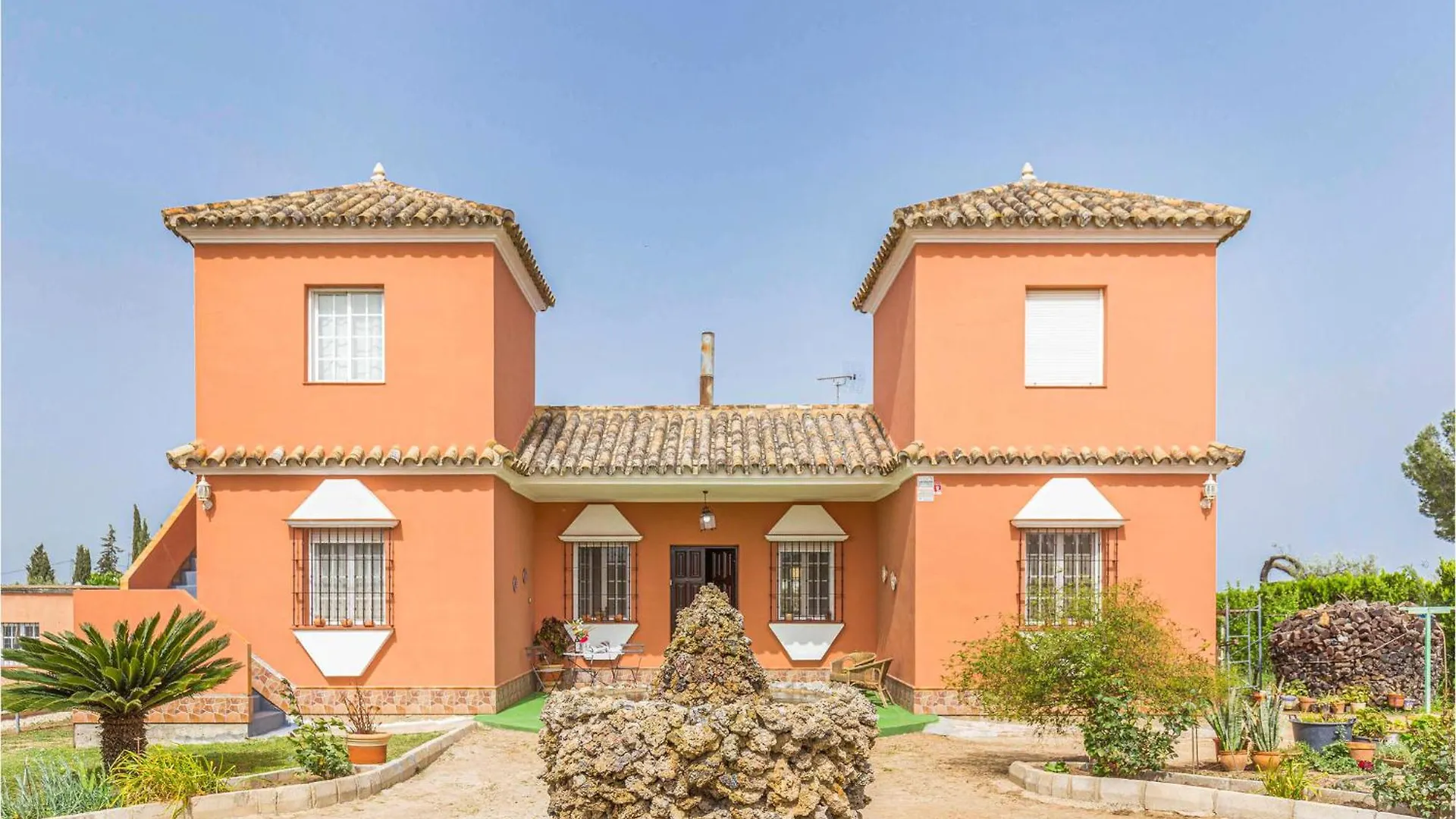 Gorgeous Home In Arahal With Kitchen El Arahal Holiday home