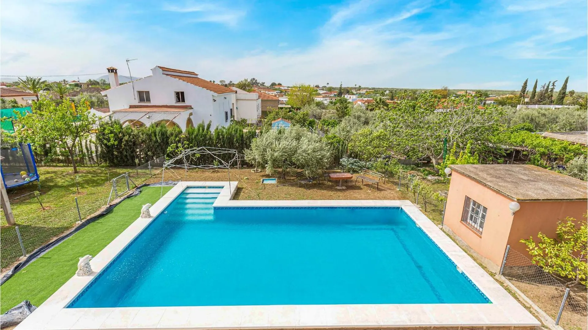 Gorgeous Home In Arahal With Kitchen El Arahal Spain